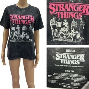 Stranger Things Squad Cotton Mineral Wash TV Netflix Graphic Tee Tshirt Womans M